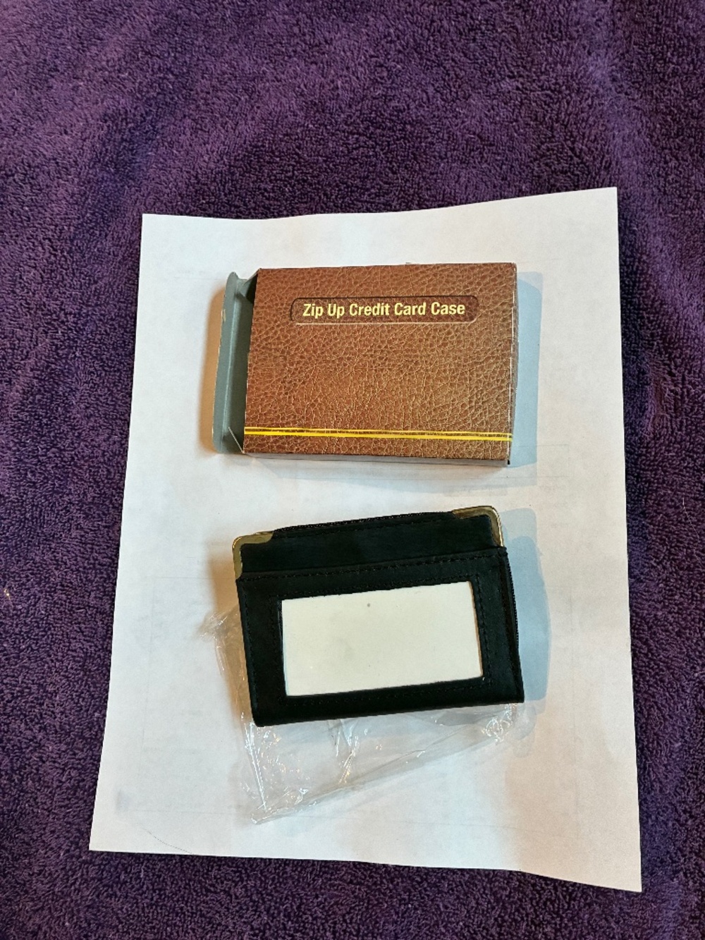New in Box Black Croc Embossed  Leather Zip Around Credit Card Case
